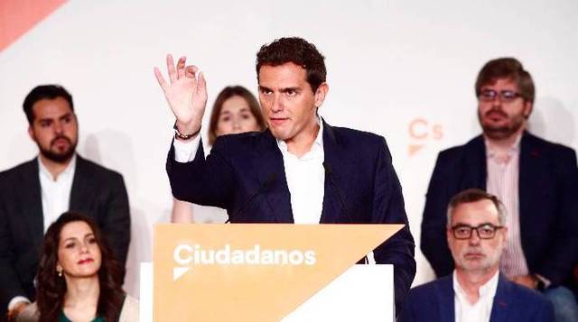 Rivera arruina las maniobras ocultas del PSOE con este blindaje a su plan antiSánchez en Cs