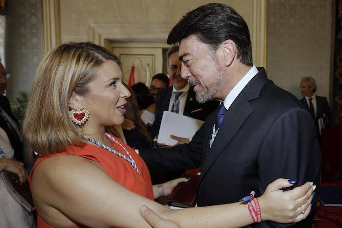 Mari Carmen Sánchez junto a Luis Barcala