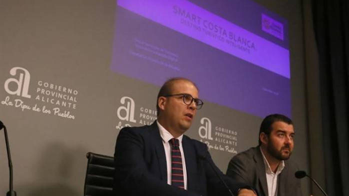 Adrián Ballester empleará ahora todo su tiempo en la provincia de Alicante, donde potencia la innovación y la agenda digital.