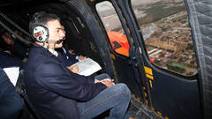 Sánchez aprovecha la catástrofe de la DANA para lucirse en helicóptero