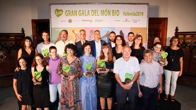 Todas las personas premiadas en la Gala del Mundo Bio celebrada en Valencia