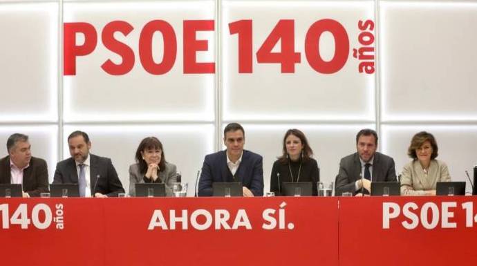 Rostros serios en la primera Ejecutiva del PSOE tras los resultados del 10-N.