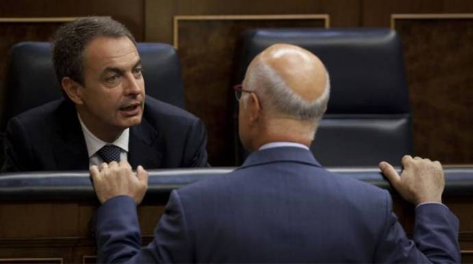 Durán i Lleida, durante su etapa en el Congreso, hablando con Zapatero.