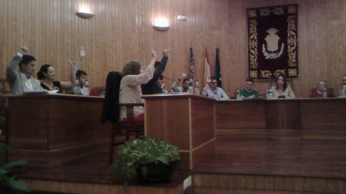 La alcaldesa de Moncada lleva casi un mes reprobada por el pleno y con su dimisión solicitada por la mayoría de concejales. 
