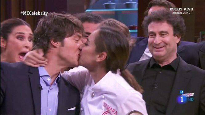 El beso de Tamara y Jordi en Masterchef