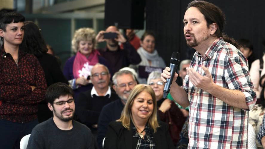 Pablo Iglesias junto a Lander Martínez y otros miembros de Podemos en el País Vasco