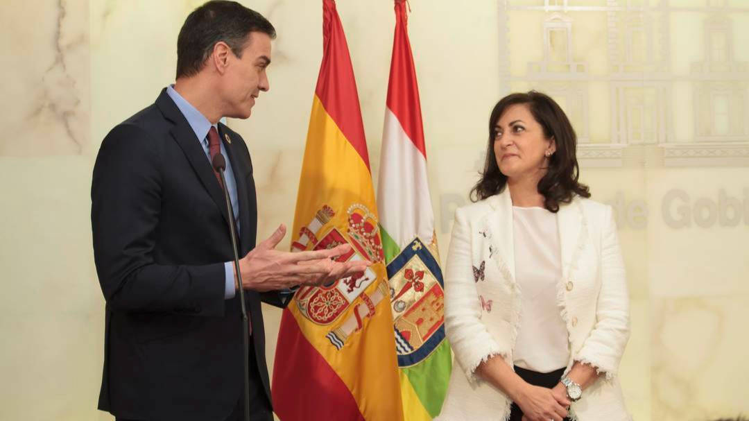 Pedro Sánchez y la presidenta de La Rioja, Concha Andreu, este viernes en Logroño.
