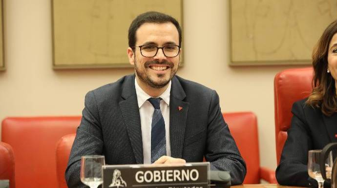El ministro de Consumo, Alberto Garzón, en su primera comparecencia en el Congreso para explicar sus objetivos.