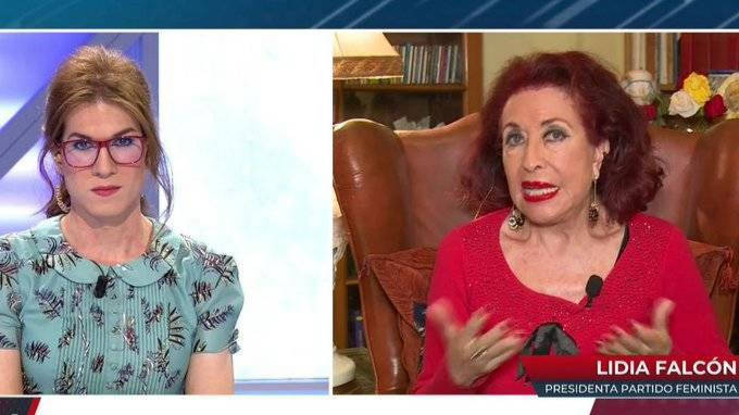 La presentadora Elsa Ruiz y la líder feminista Lidia Falcón