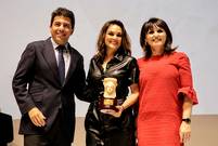 La periodista MÃ³nica Carrillo gana el XXVII Premio AzorÃ­n con 'La vida desnuda'