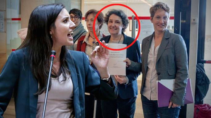 Beatriz Gimeno, en el círculo rojo, presentando una ley inducida por Montero