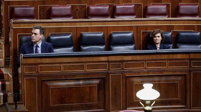 Pedro Sánchez y Carmen Calvo el miércoles pasado en el Congreso.