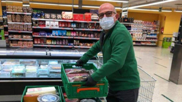 Trabajador de un supermercado Mercadona 