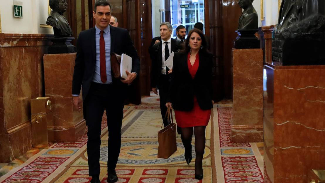 Sánchez y Lastra a su llegada al Congreso.