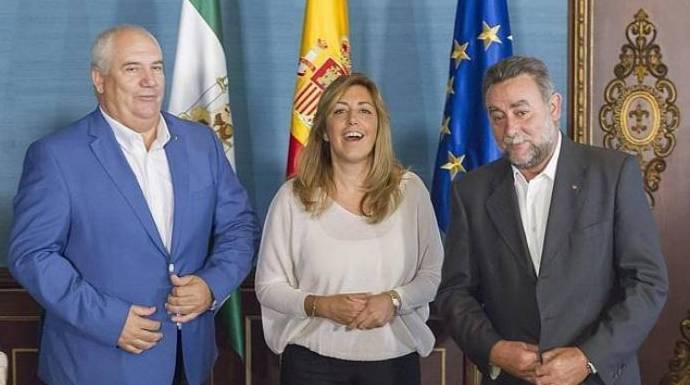 Susana Díaz y, a su derecha, el exlíder de la UGT en Andalucía.
