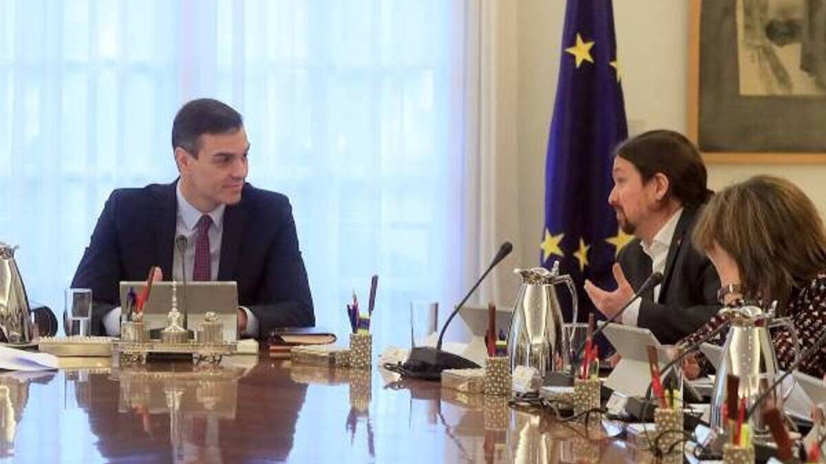Sánchez e Iglesias, en un consejo de ministros en Moncloa