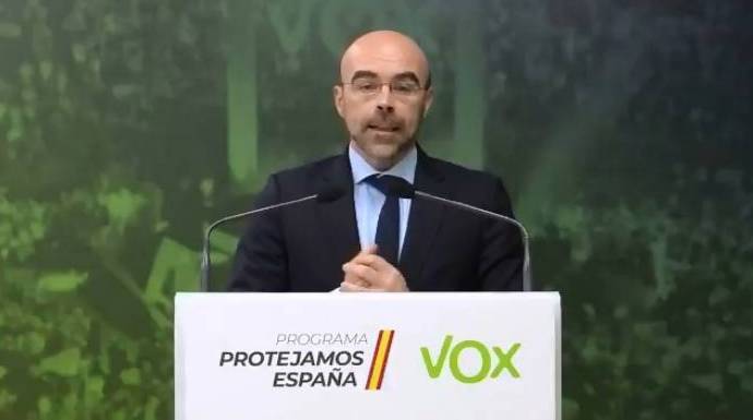 El portavoz de Vox, Jorge Buixadé, este lunes.