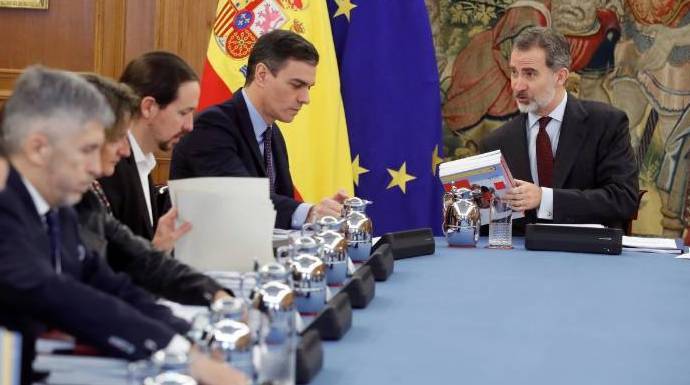 El Rey, junto a Pedro Sánchez, en la última reunión del Consejo de Seguridad Nacional.