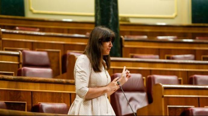 La portavoz de Junts, Laura Borrás, este miércoles en el Pleno del Congreso.