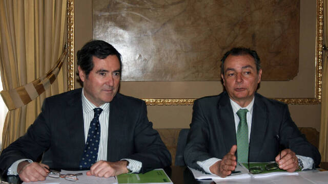Antoncio GAramendi (CEOE), y Salvador Navarro (CEV)