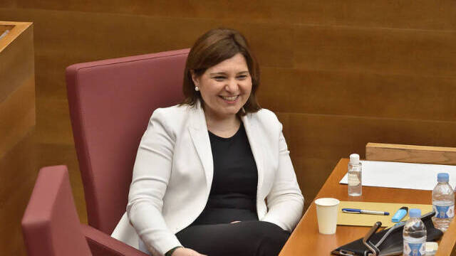 Isabel Bonig en el parlamento valenciano