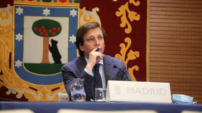 El alcalde Almeida, este jueves en una rueda de prensa en el Ayuntamiento de Madrid.