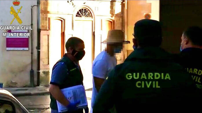 Imagen de los arrestos difundida por la Guardia Civil