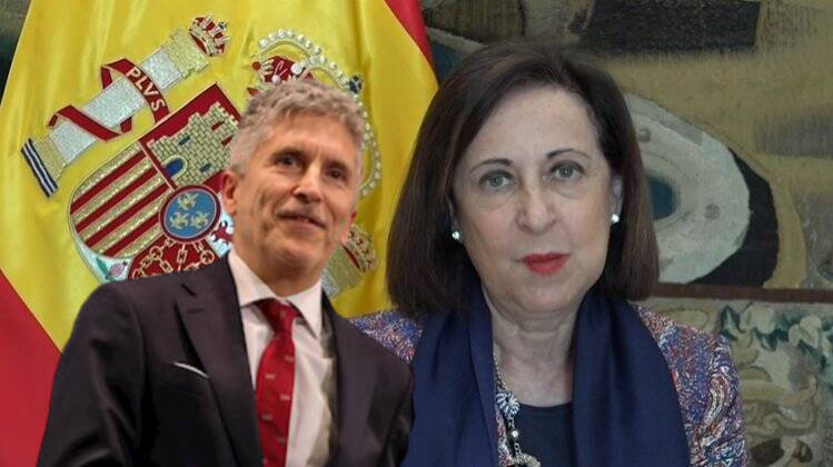 La ministra de Defensa, Margarita Robles, y Marlaska