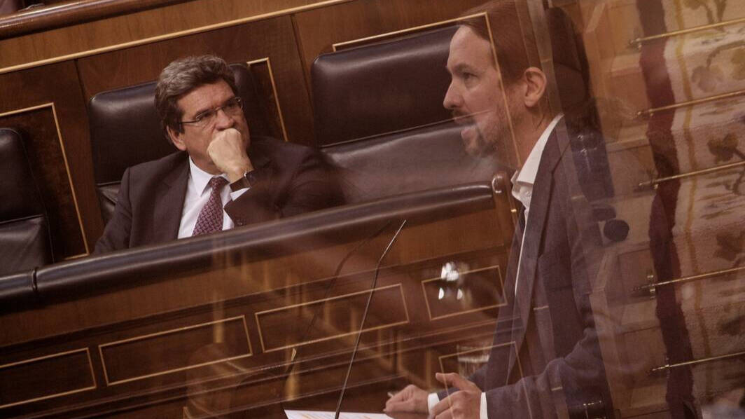 Iglesias y Escrivá intervinieron ambos en nombre del Gobierno.