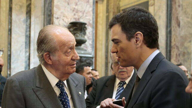 Juan Carlos I y Pedro Sánchez en una imagen de archivo.