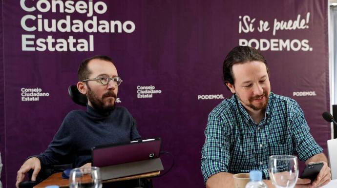 Iglesias y Echenique, en una reunión de la dirección de Podemos cuando este era secretario de Organización.