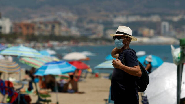 En la playa ya es obligatorio el uso de la mascarilla en Murcia o Andalucía