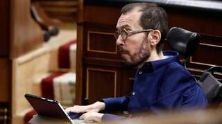 Echenique pierde los nervios tras la imputación a Podemos y ataca furioso al juez