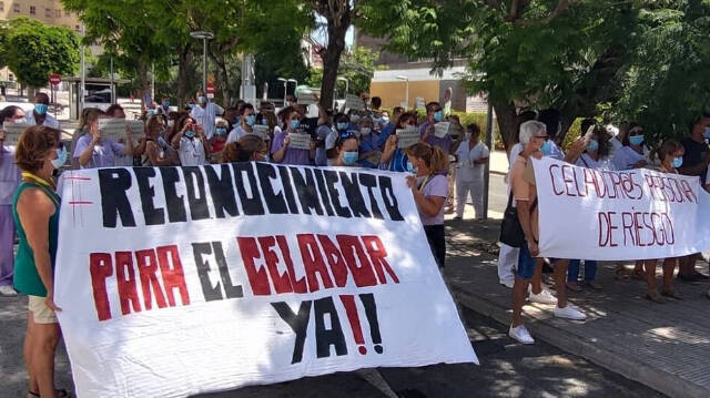 Protesta de los celadores en el Hospital General de Alicante