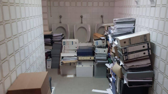 Archivos tirados en el servicio del ayuntamiento de Castellón