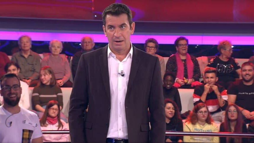 Arturo Valls presentando "¡Ahora caigo!" en Antena 3