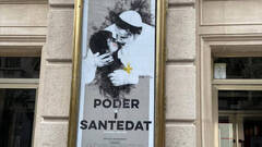 Diputación paga 17.545 euros a una obra que presenta al Papa como pedófilo en el cartel