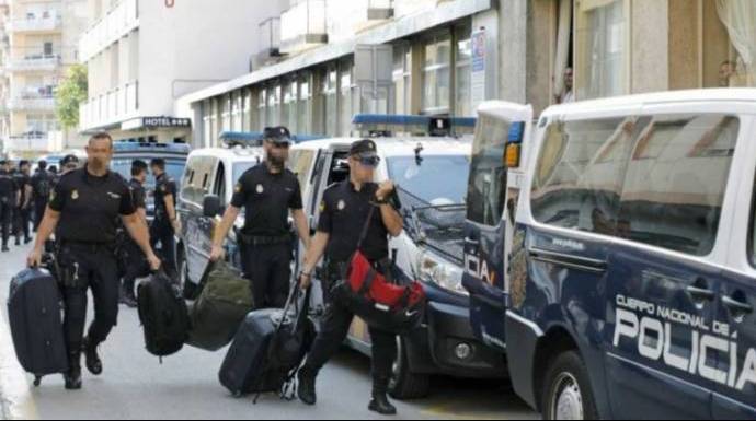 El acoso de los independentistas el los días posteriores al 1-O obligó a muchos policías a abandonar sus hoteles en Cataluña.