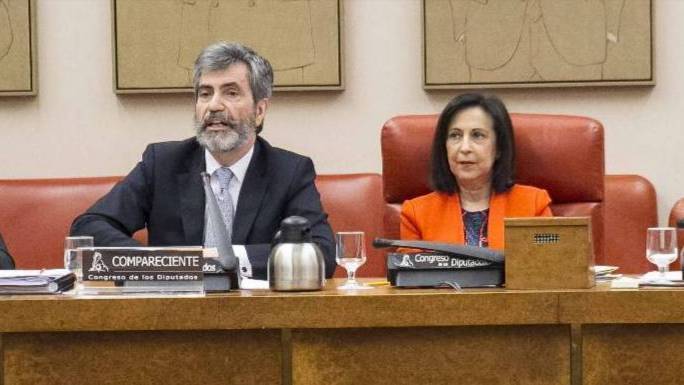 El presidente del CGPJ, Carlos Lesmes, junto a Margarita Robles, cuando presidía la Comisión de Justicia del Congreso.
