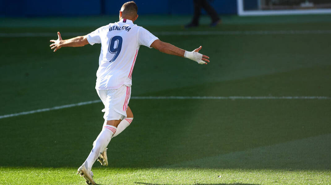 Karim Benzema, celebrando el segundo gol del Real Madrid al Levante el pasado domingo. 