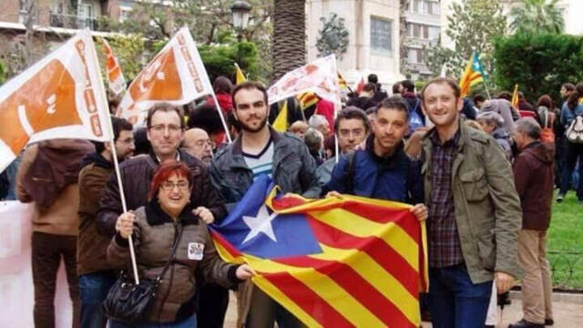 Militantes de Compromís en una manifestación catalanista