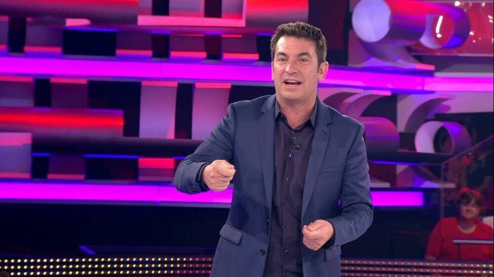 Arturo Valls presentando "¡Ahora Caigo!" en Antena 3