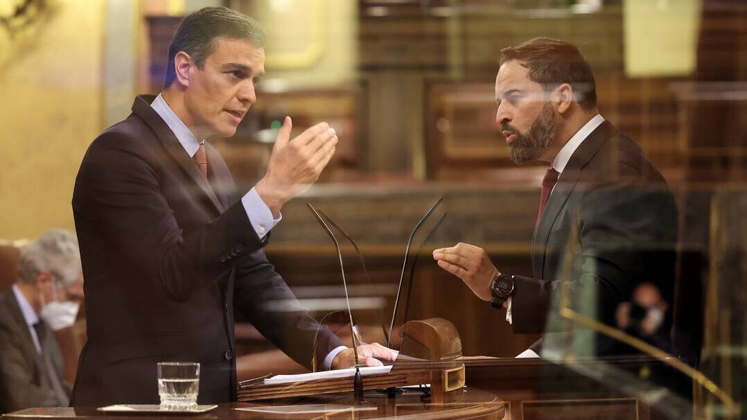 Pedro Sánchez y Santiago Abascal durante la primera jornada de la moción de censura.