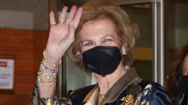 La primera mancha oscura en el expediente de la Reina Sofía le causa 