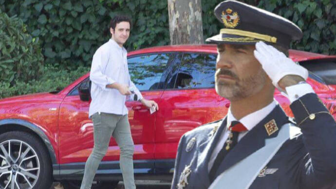 El Rey Felipe, sobre una imagen de Froilán con su coche de estreno