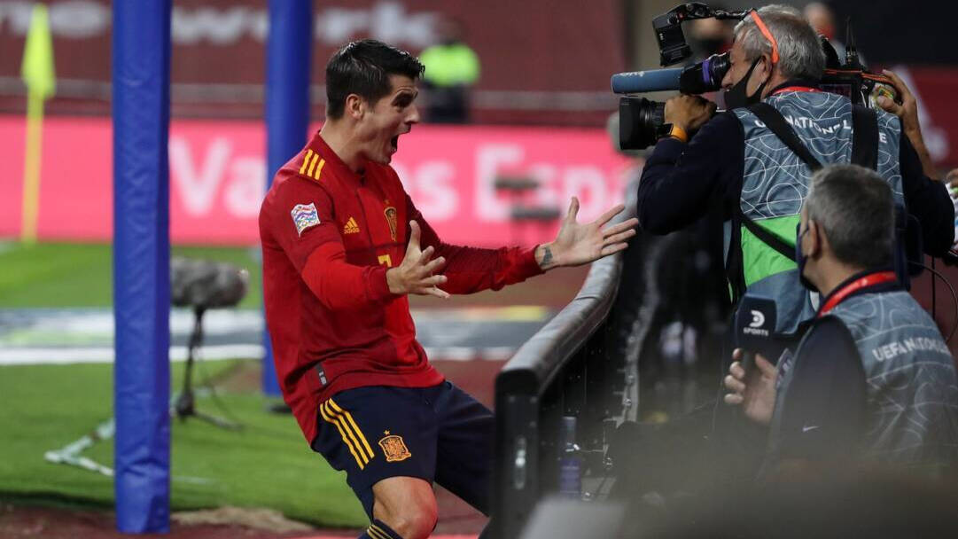 Morata celebra el primer gol de España. 