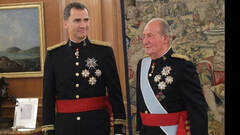 El Gobierno presiona a Felipe VI por cinco frentes para someterle a Moncloa