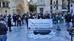 Periodistas protestan contra los despidos en medios y la precariedad laboral en Valencia
