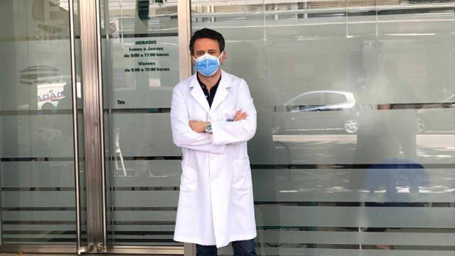Onofre Sanmartín, jefe clínico del Servicio de Dermatología del IVO.