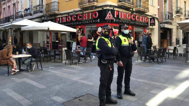 La Policía Local de Alicante desplegó a 300 agentes para controlar las zonas de ocio en la ciudad